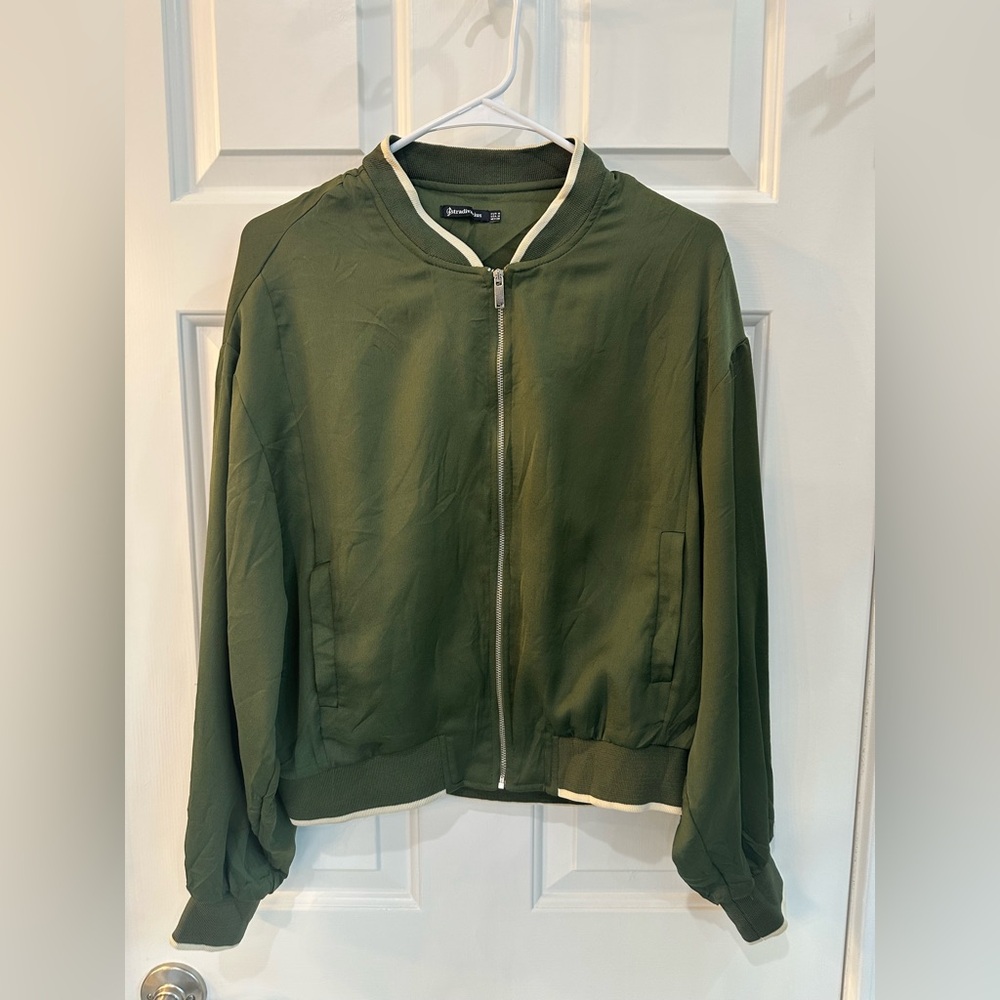 STRADIVARIUS. Finite Green Bomber Jacket Size Medium